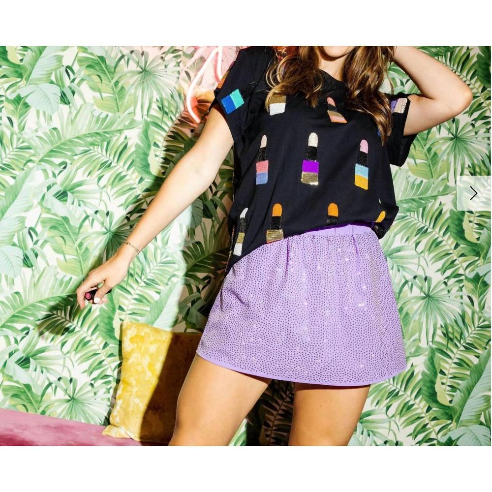 QUEEN OF SPARKLES Black Short Sleeve Tee with Colorful Lipstick Motif